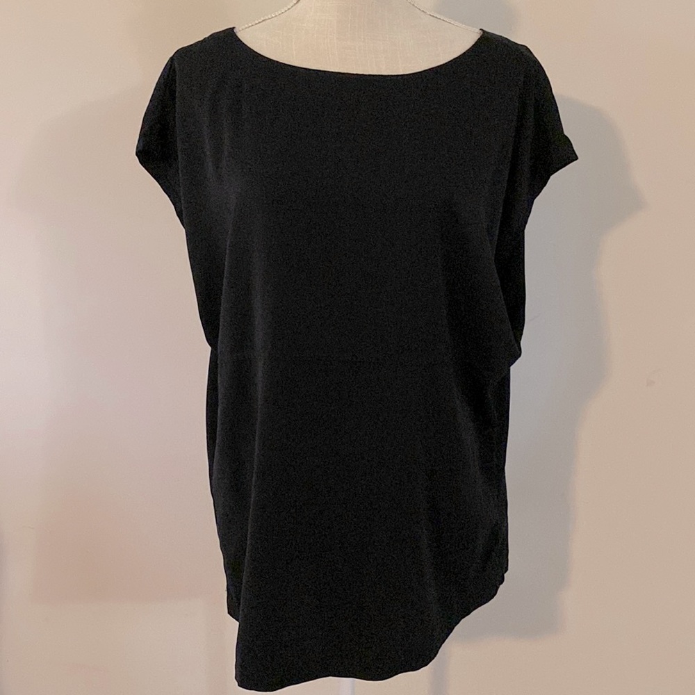 Old Navy women’s black tie back closure blouse sleeveless soft touch size L